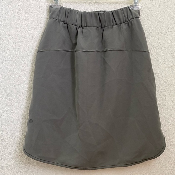 LULULEMON Athletica Gray Sage On The Fly Skirt Size 4 - Picture 5 of 16